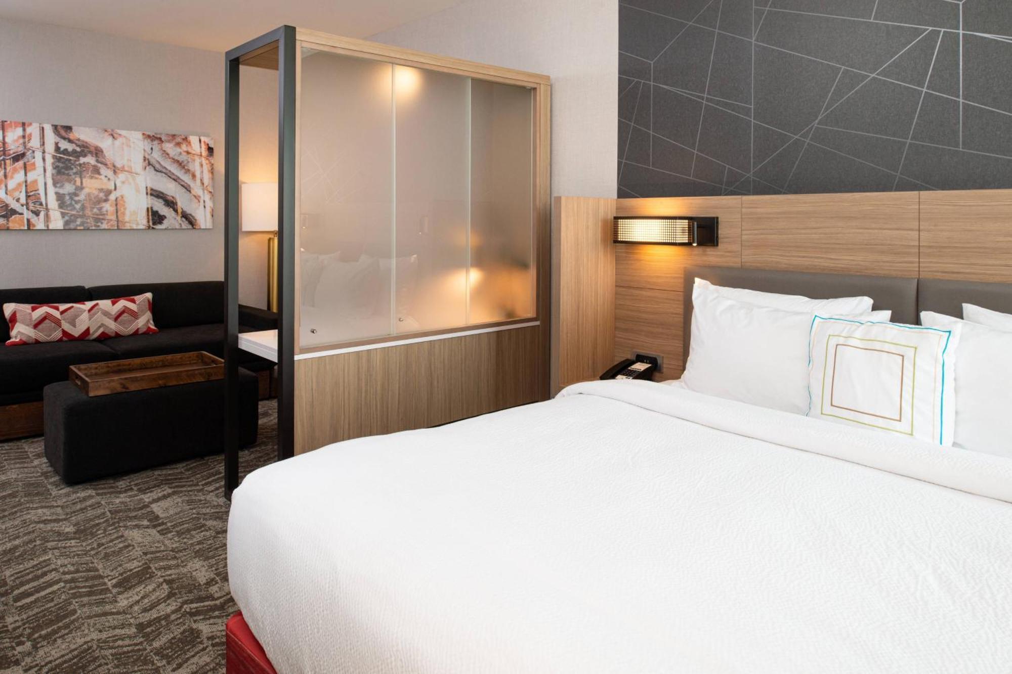 สปริงฮิลล์ สวีท บาย แมริออท แคนซัสซิตี้ นอร์ท Hotel ภายนอก รูปภาพ